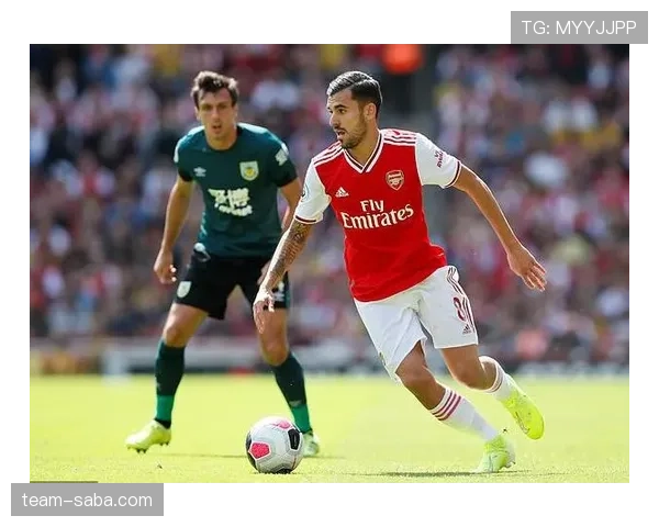 格拉利什回撤更深：右路突破与传中背后的战术角色转变